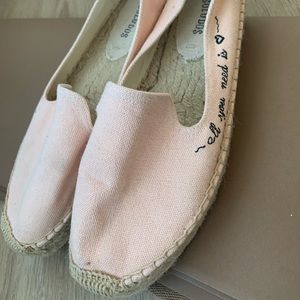Soludos espadrille in pink “all you need is love”